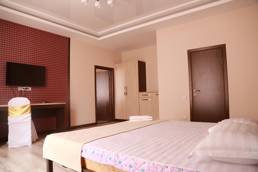 Center Hotel Bishkek Exterior foto