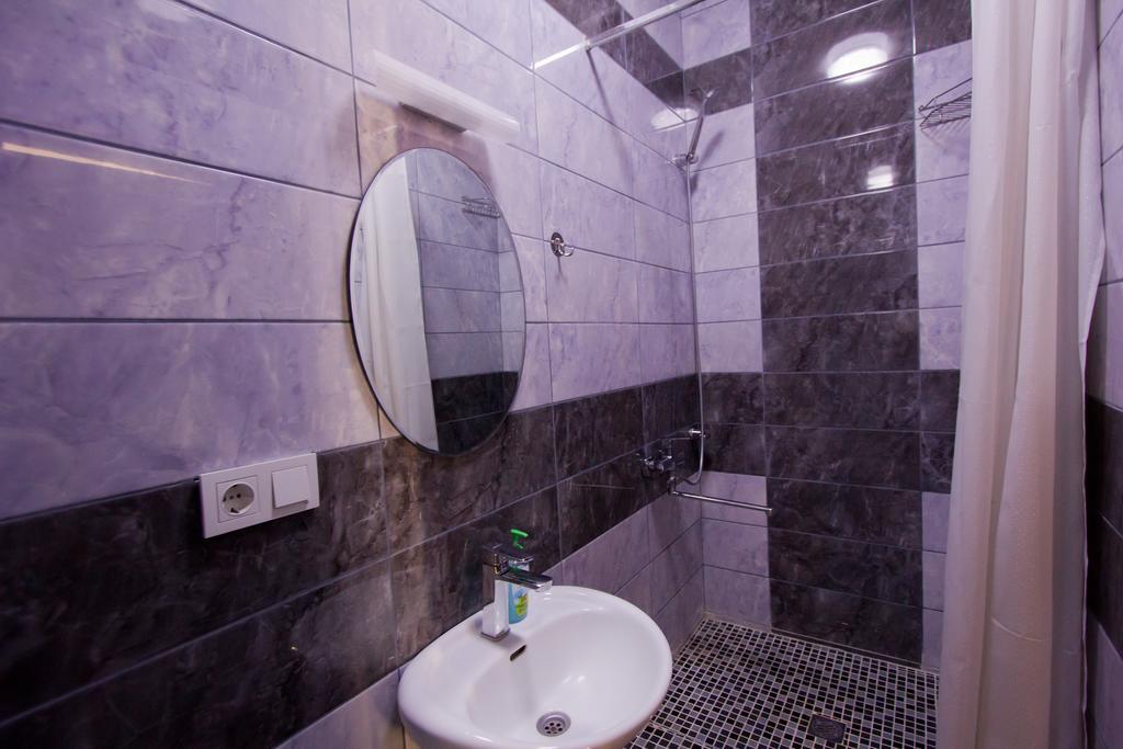 Center Hotel Bishkek Exterior foto